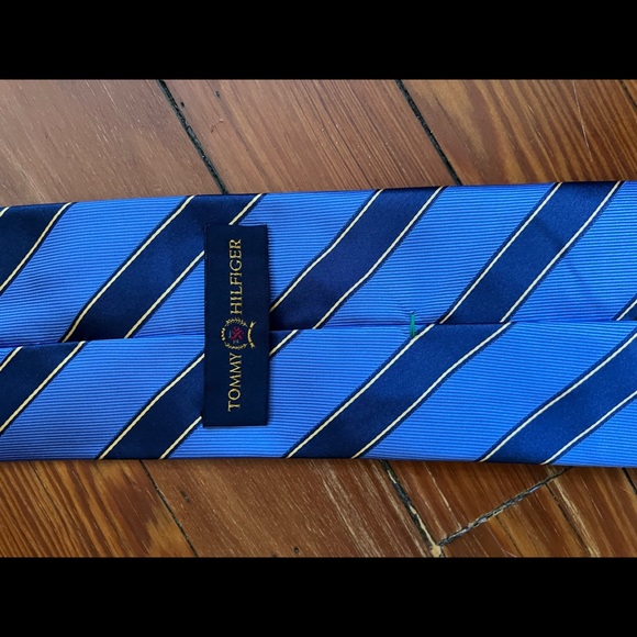 Tommy Hilfiger tie - Picture 2 of 2